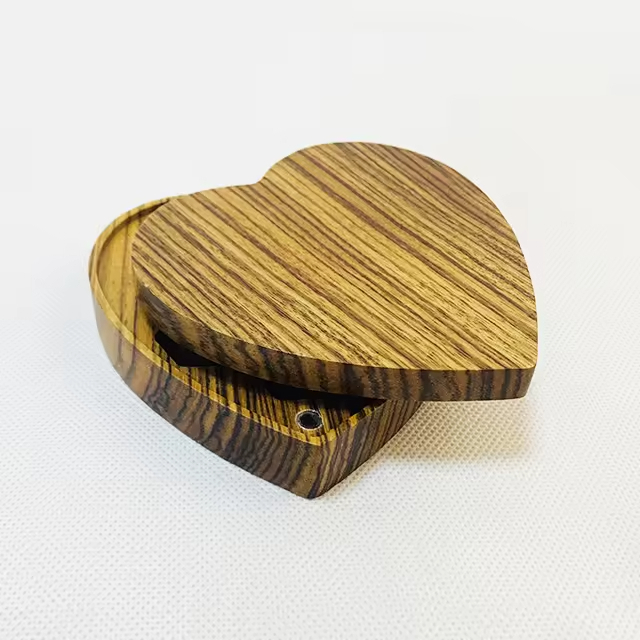 Wholesale Durable Space-Saving Luxury Rectangle Wooden Ring Box Custom Logo Engraved Painted Eco-Friendly Christmas Wedding Ring